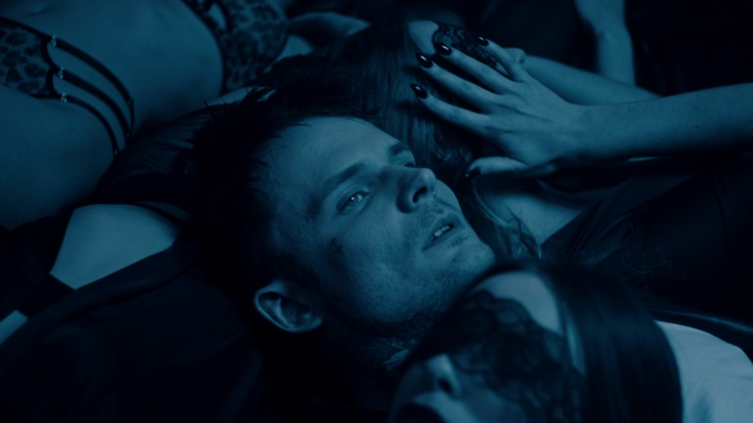 TikTok video production company. Visual effects video editing for brands and bloggers.